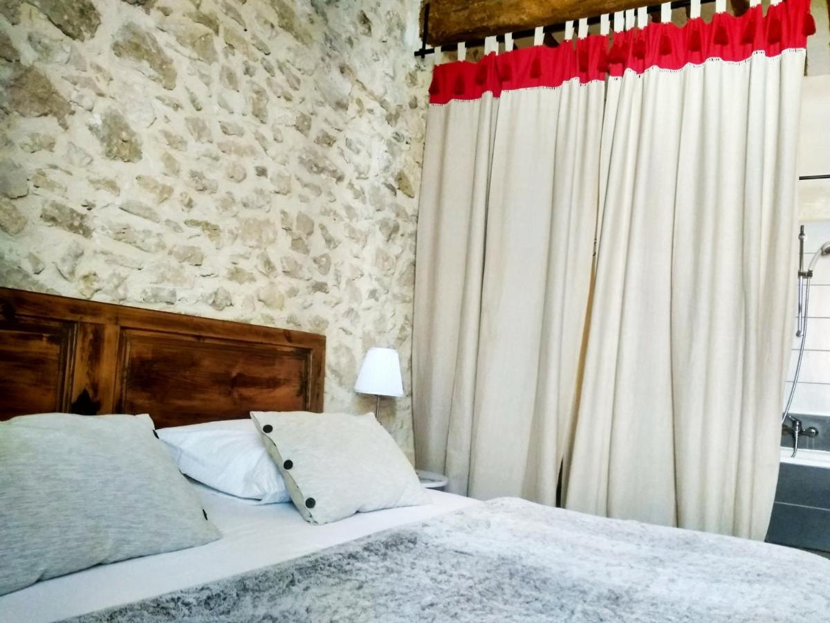 Chambre D'Hotes Face Au Lavoir Methamis Ngoại thất bức ảnh